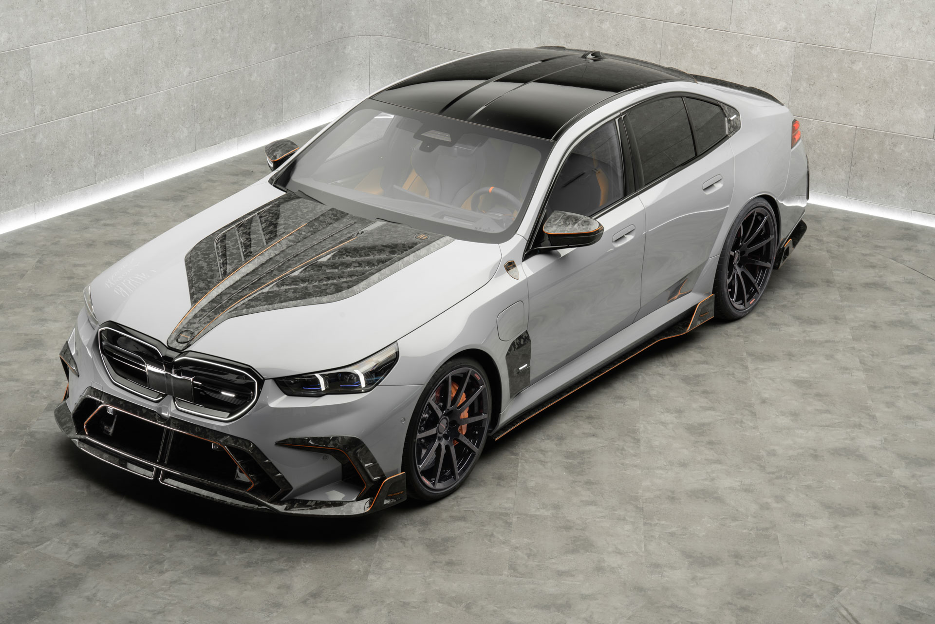 Тюнинг Mansory для BMW XM G09. Обвес, диски, выхлопная система, интерьер