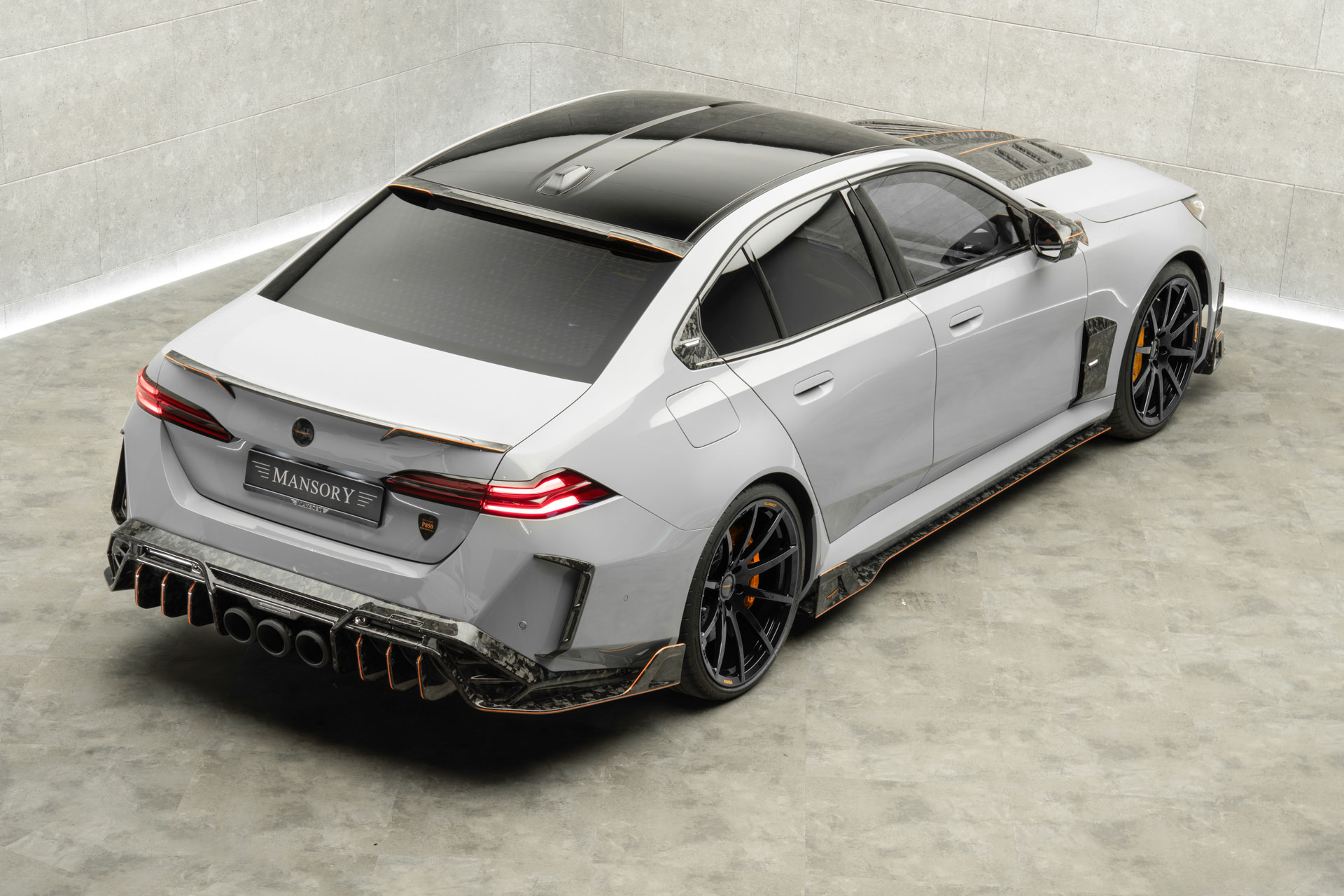 Тюнинг Mansory для BMW XM G09. Обвес, диски, выхлопная система, интерьер