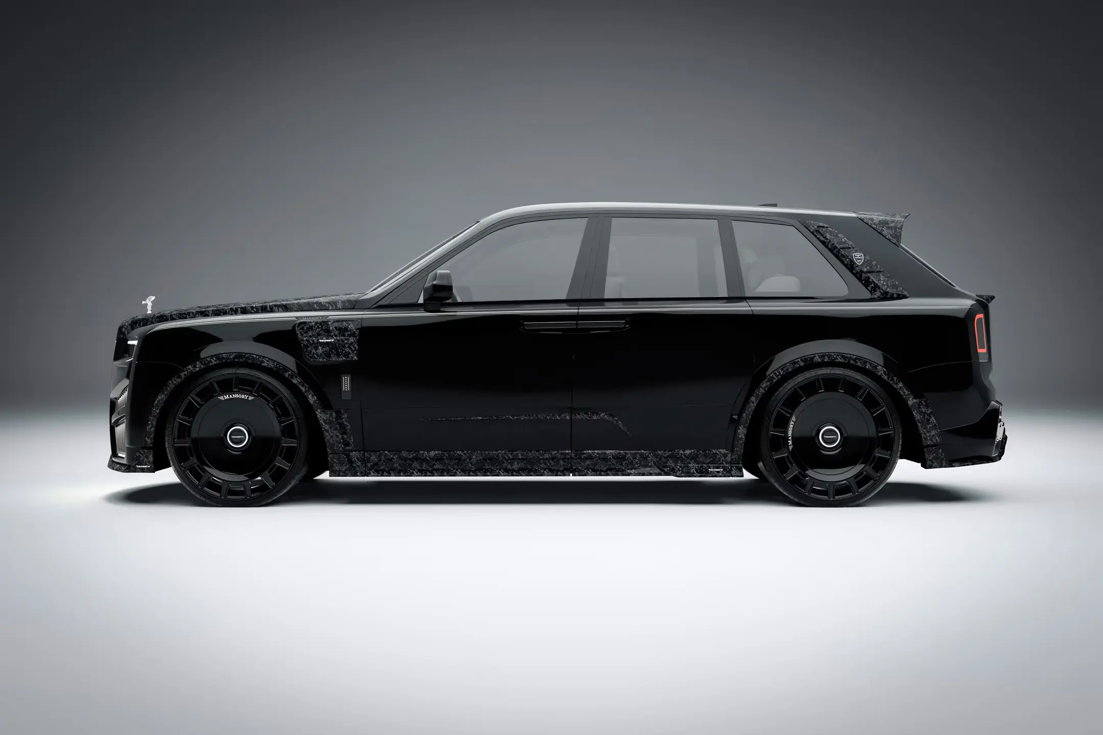 Тюнинг Mansory для Rolls-Royce Cullinan 2025. Обвес, диски, выхлопная система, интерьер